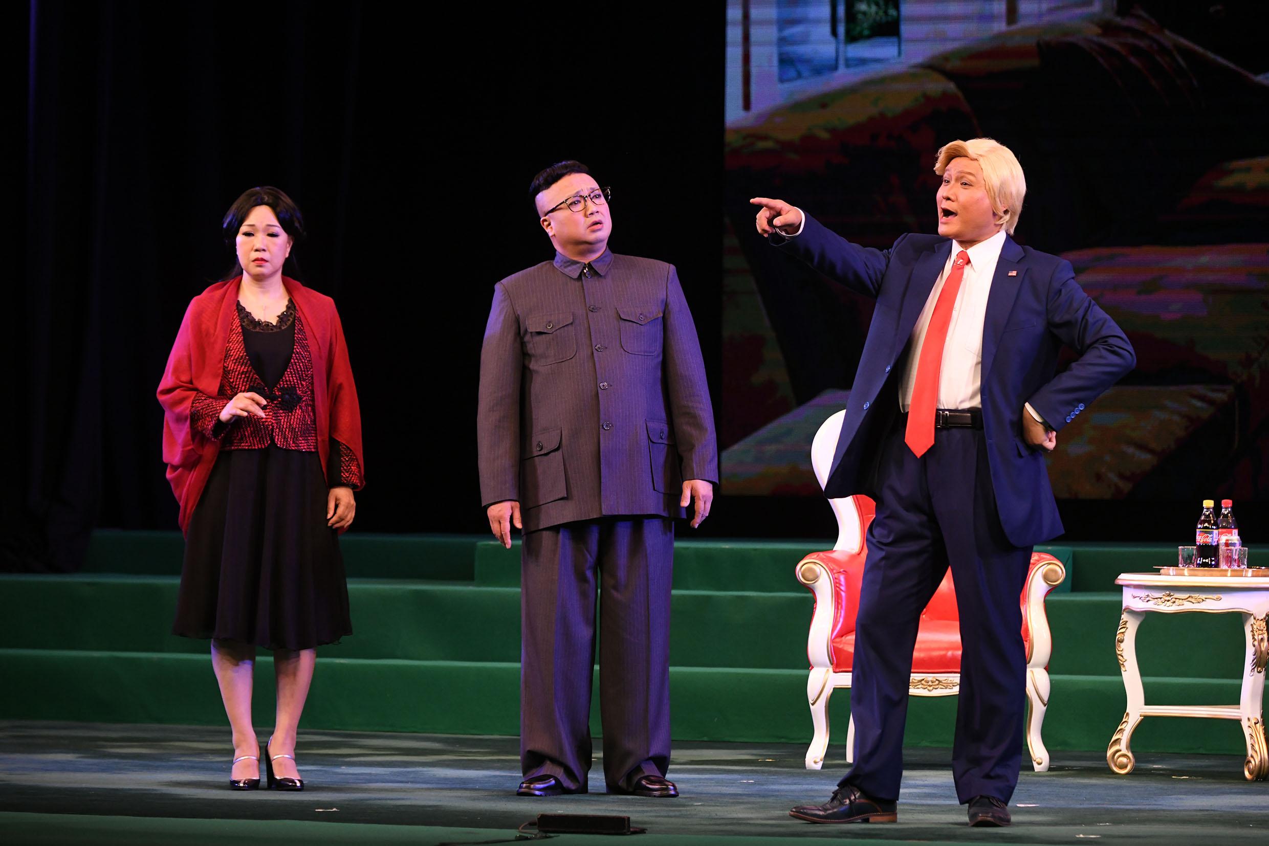 就連金正恩都會在台上出現。