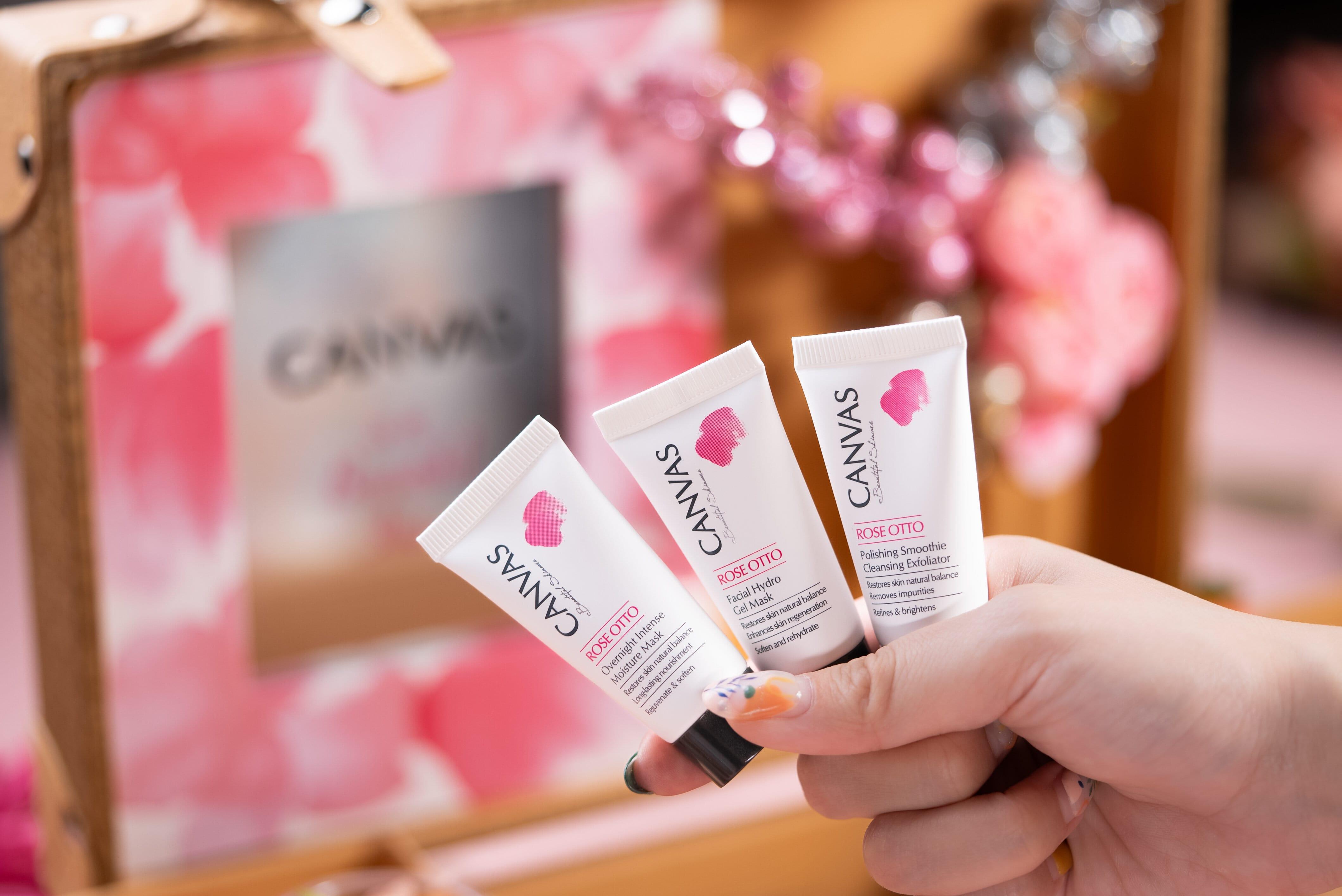 下午茶禮遇送CANVAS玫瑰亮肌保濕套裝 (價值 HK$385) 換領券一張,包括:玫瑰水凝面膜10ml、玫瑰滋潤補濕睡眠面膜10ml、玫瑰亮肌去角質奶昔 10ml各一枝。