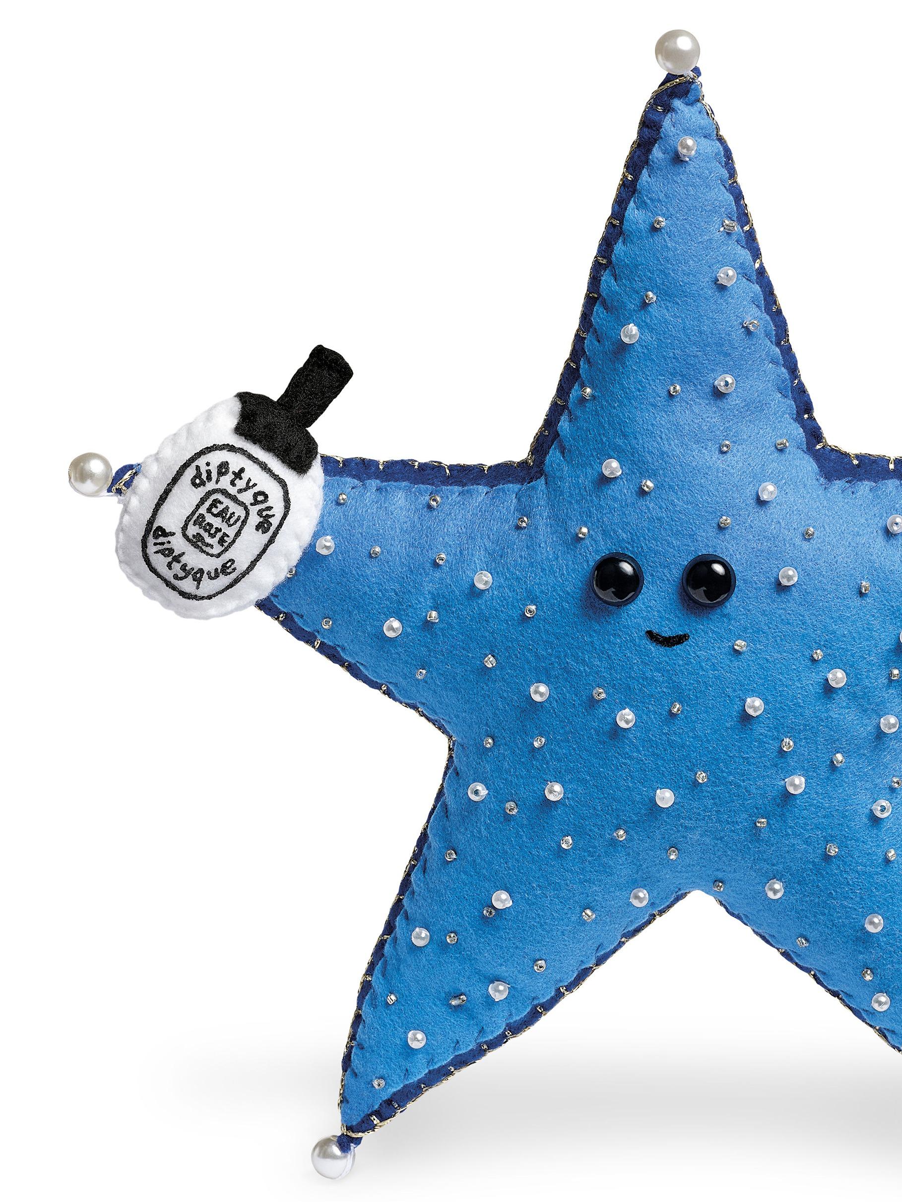 Lucy Sparrow藝術作品 $1,400