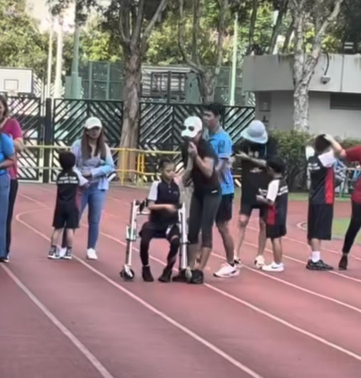 Isabella參加學校陸運會。