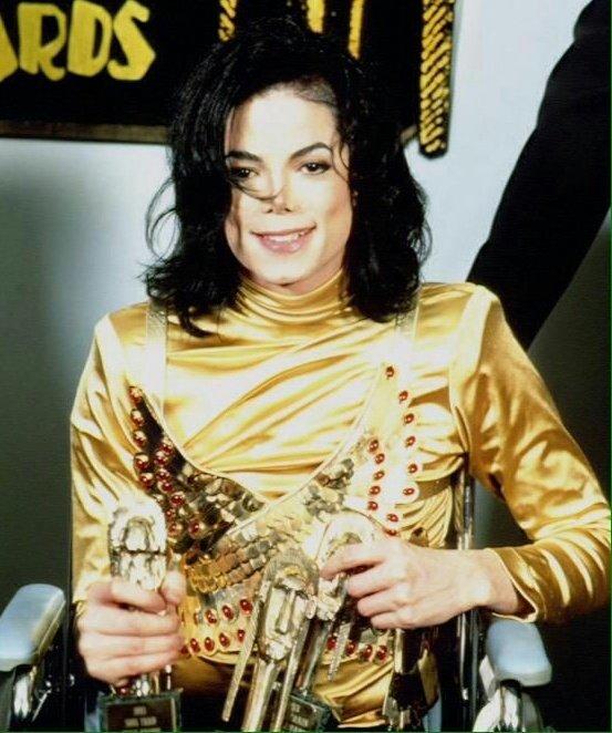 MJ的傳記電影《Michael》明年上映,他應可繼續蟬聯「逝世名人收入榜」。