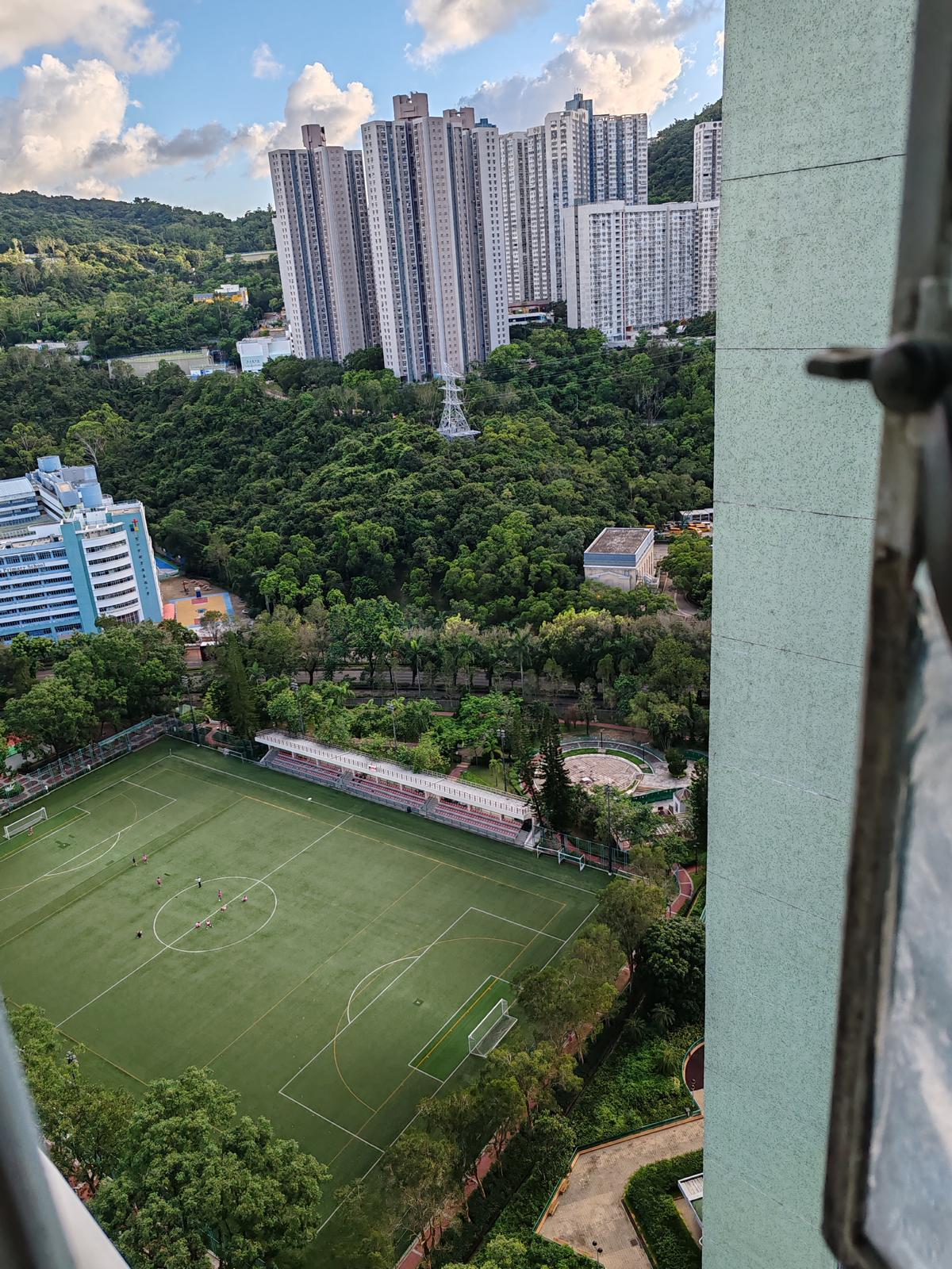 單位除了山景,還可望全球場景,景致非常開揚。(代理提供)