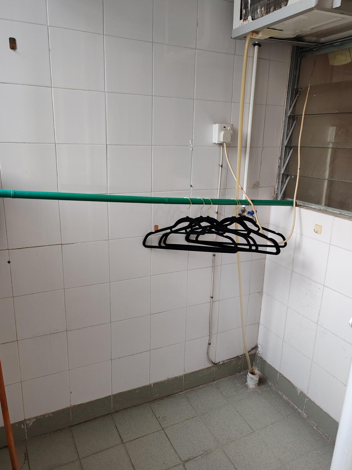 單位附有露台,方便晾曬衣物。(代理提供)