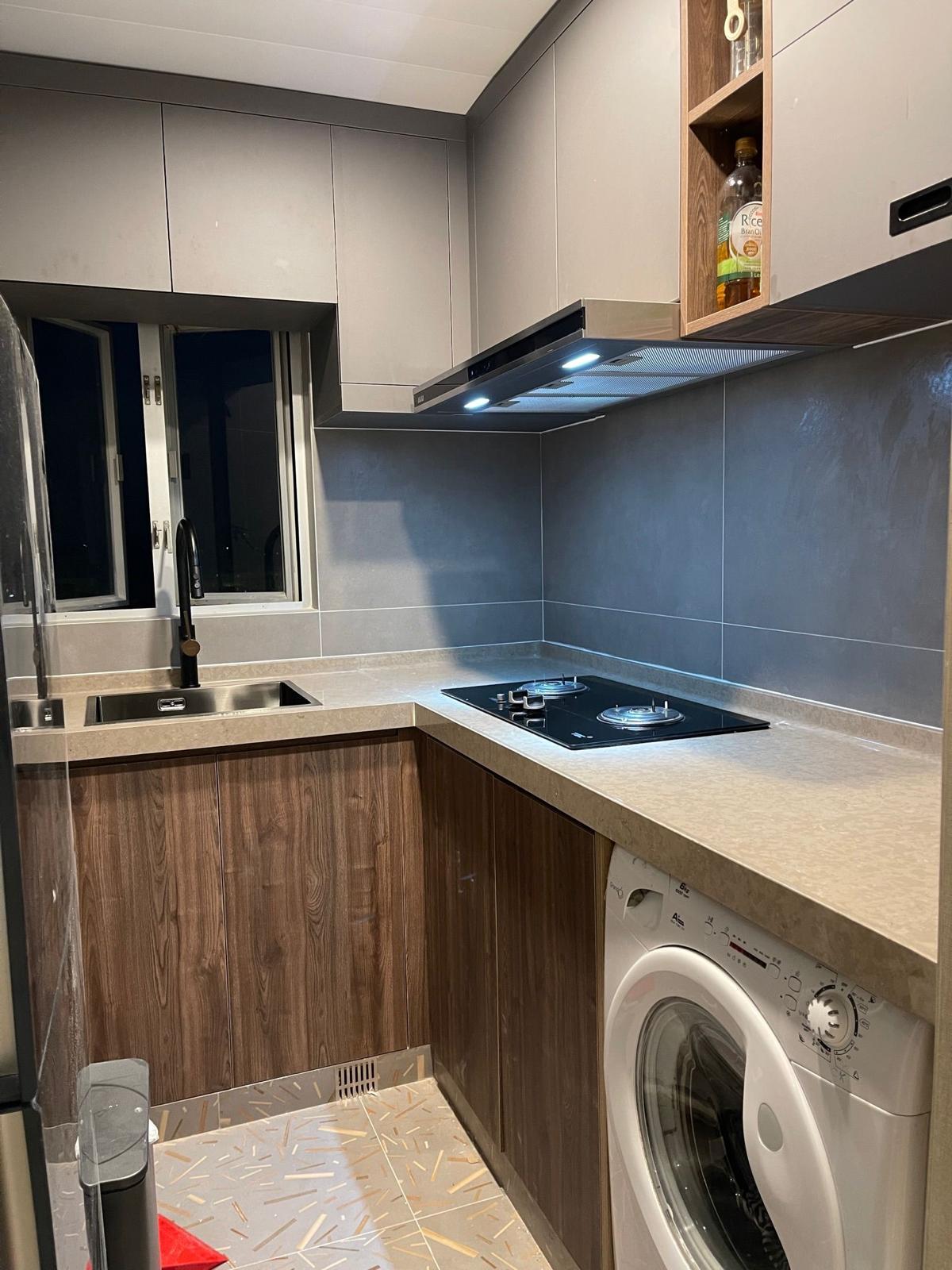 廚房配套齊全,用料和配色亦理想。(代理提供)