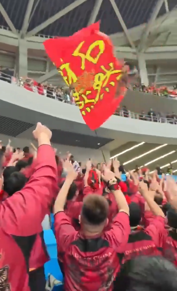 世界盃外圍賽|中國2︰1勝印尼開齋,中國球迷向印尼球迷高呼「中國永遠是你爸爸」。(X截圖)