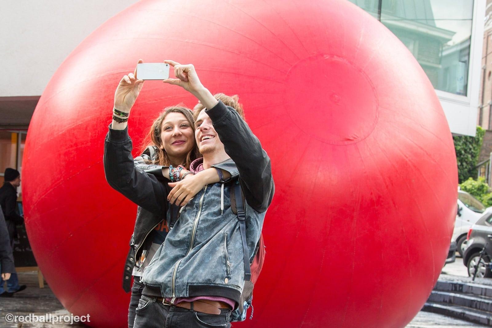 紅球計劃自2021年啟動以來,已遊歷世界各地多個城市,包括巴黎、芝加哥、倫敦、東京,以及今年年初結束的台南。