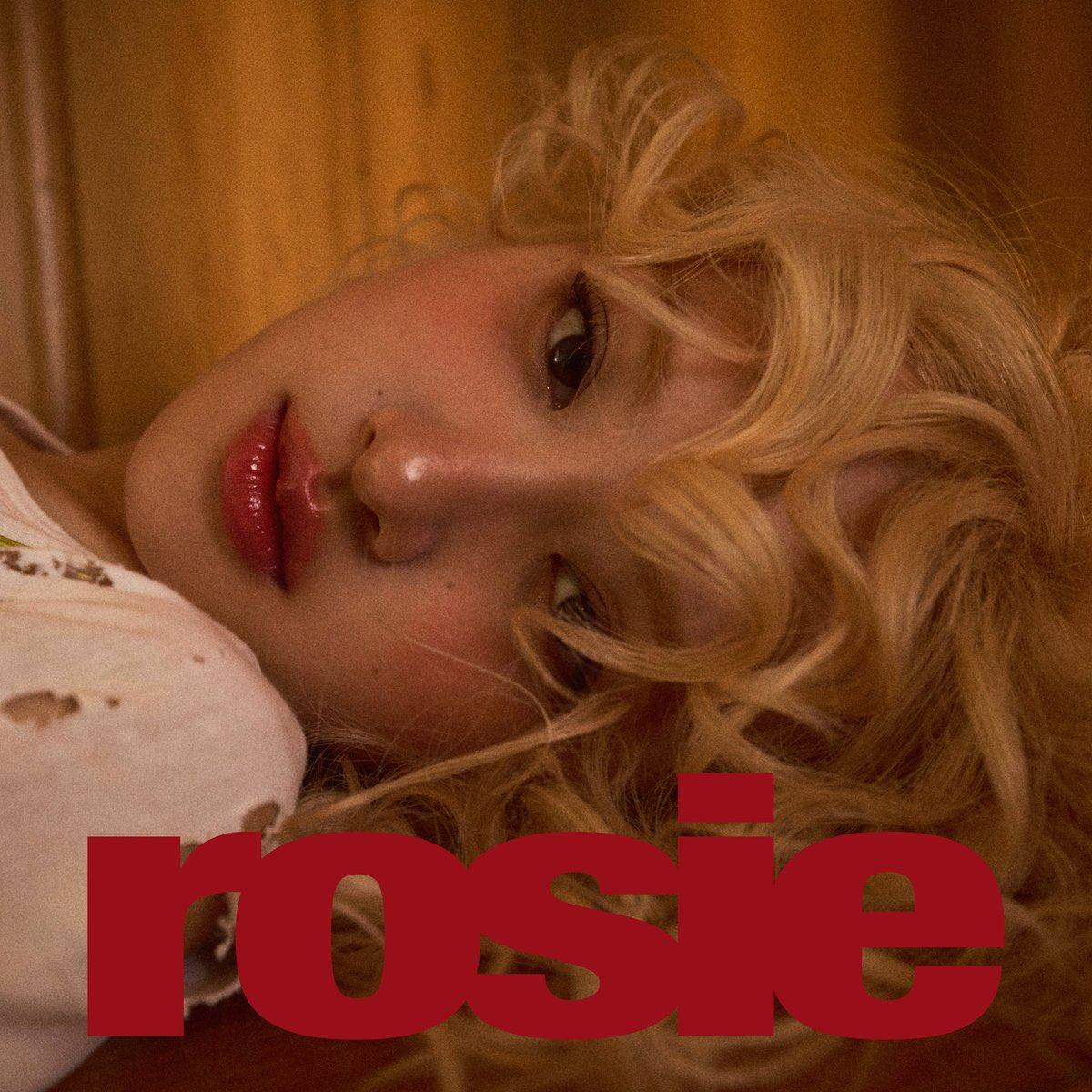 Rosé的首張個人專輯,定名《rosie》。