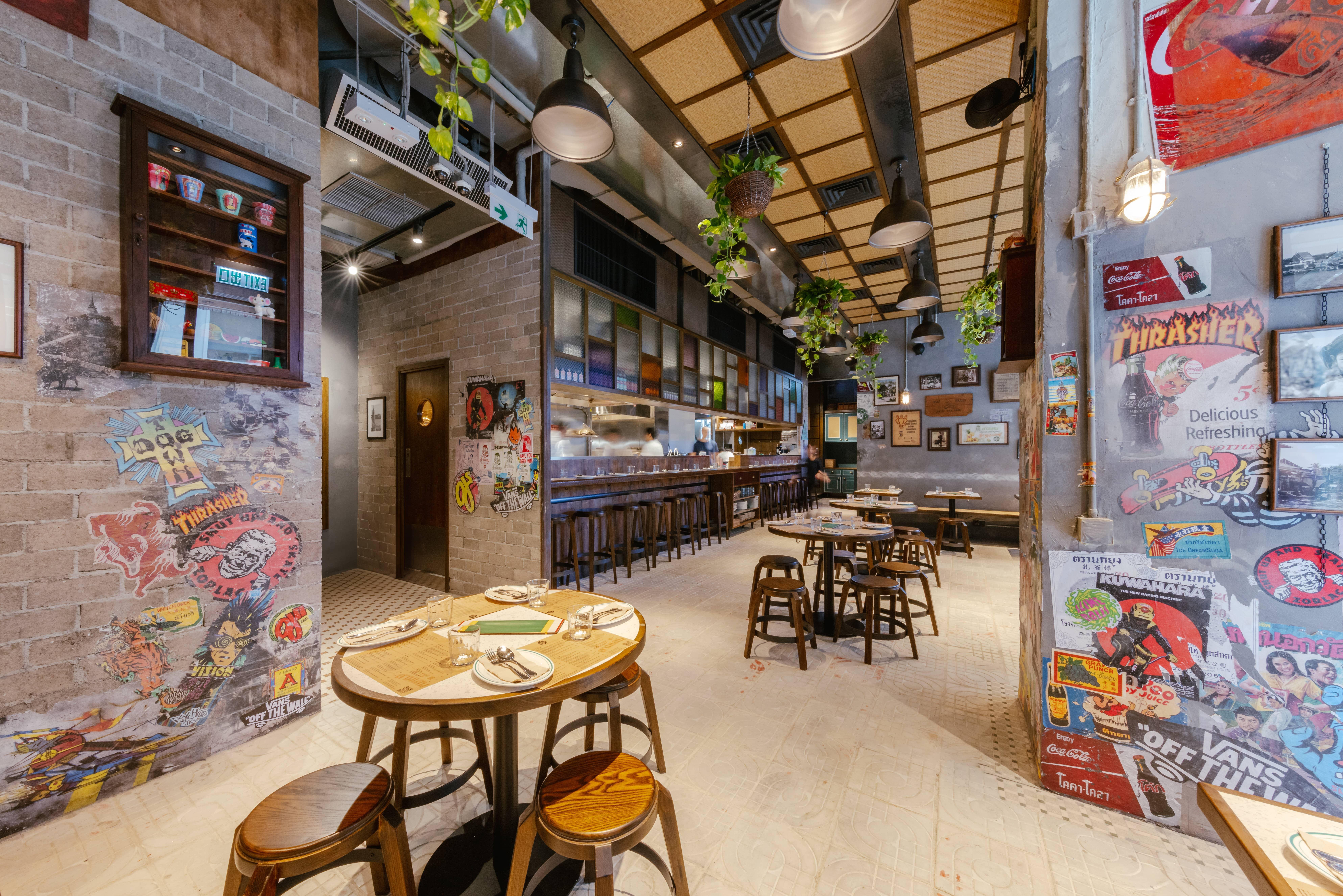 新店設計仿如置身於泰國的路邊食店。