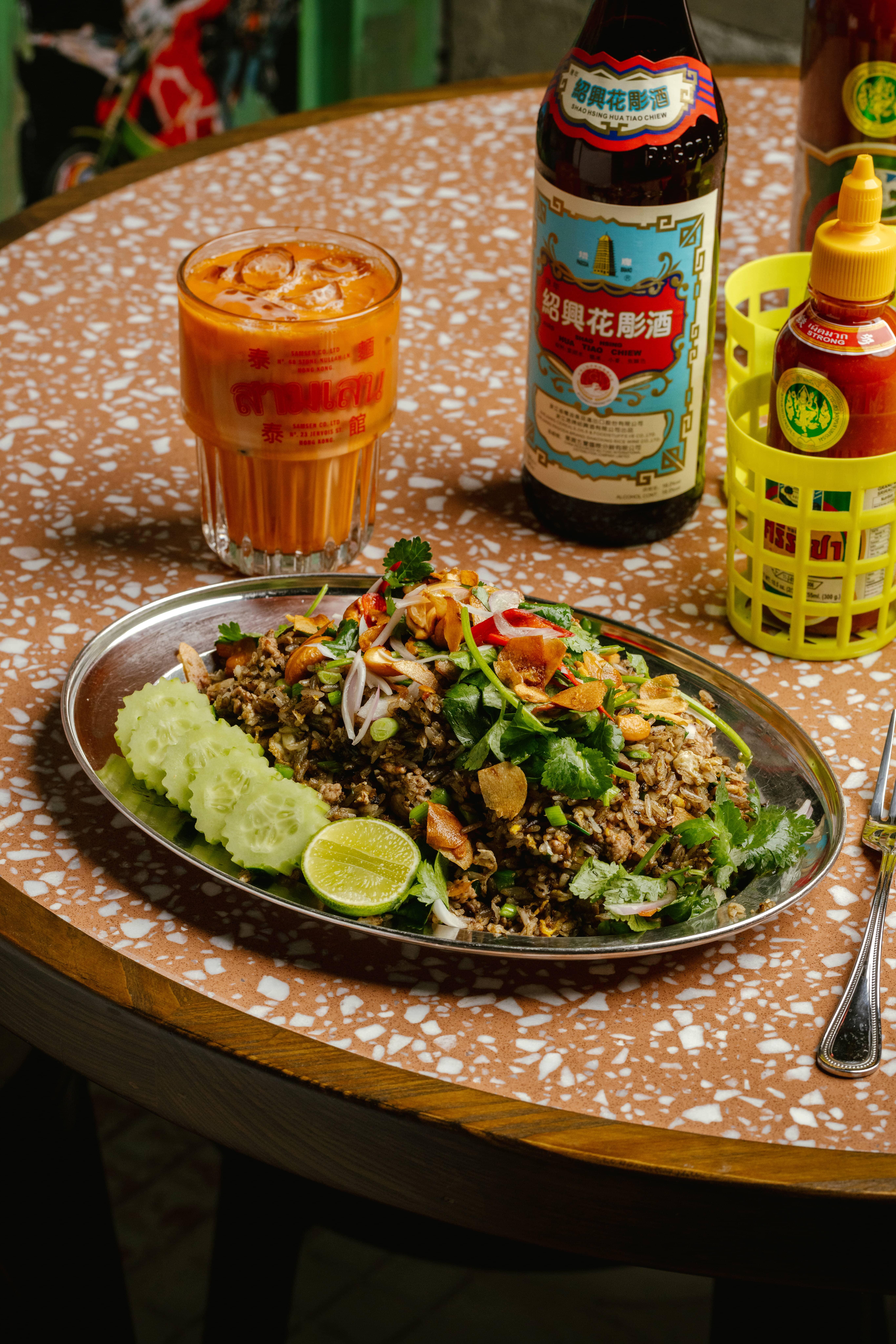 招牌泰式肉碎黑橄欖炒飯