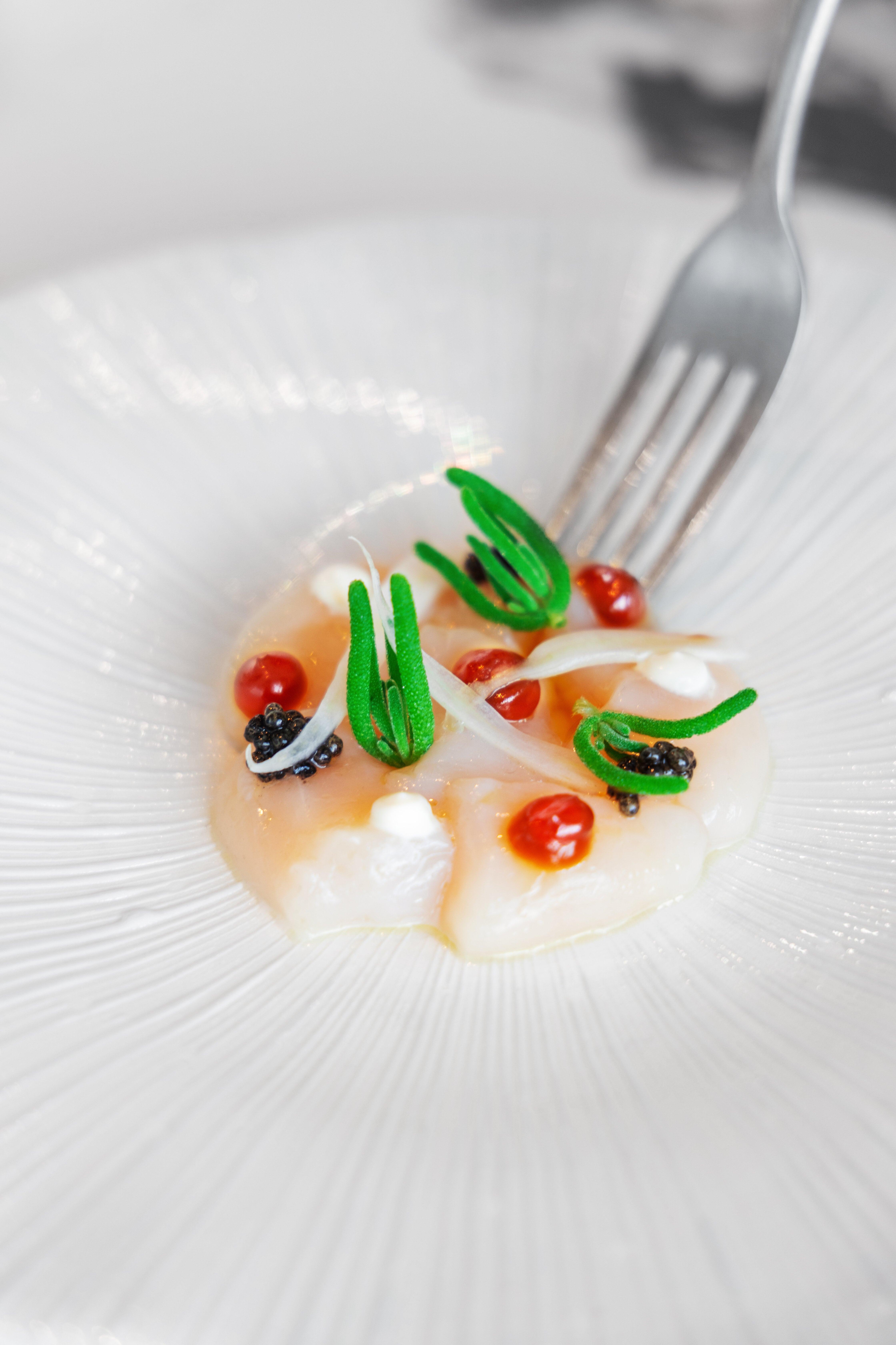 頭盤:帶子刺身配雲南魚子醬