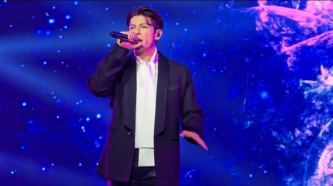 German台上唱出《海底針》,贏來不少掌聲。