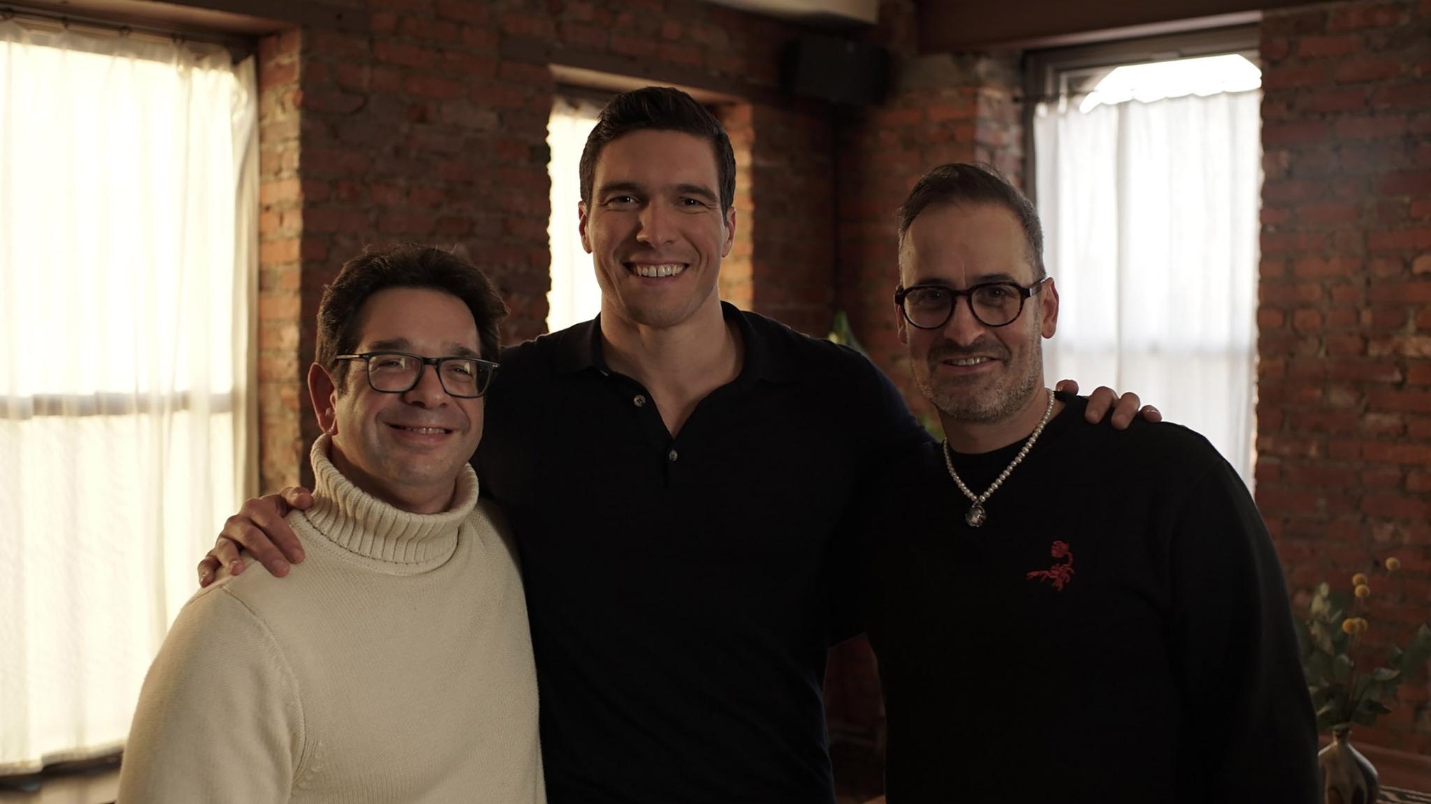 Will Reeve(中)在訪問中歌頌已故父親及母親。