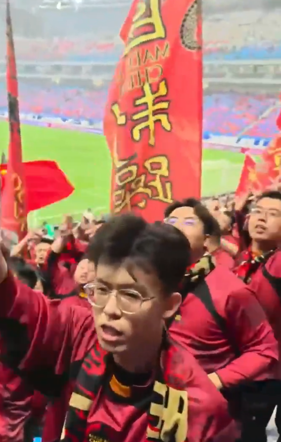 世界盃外圍賽|中國2︰1勝印尼開齋,中國球迷向印尼球迷高呼「中國永遠是你爸爸」。(X截圖)