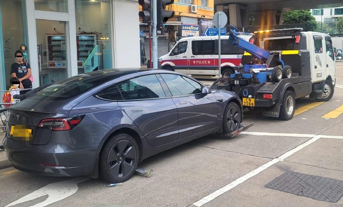 西九龍警區交通日,拖22部違泊車輛。(警方圖片)