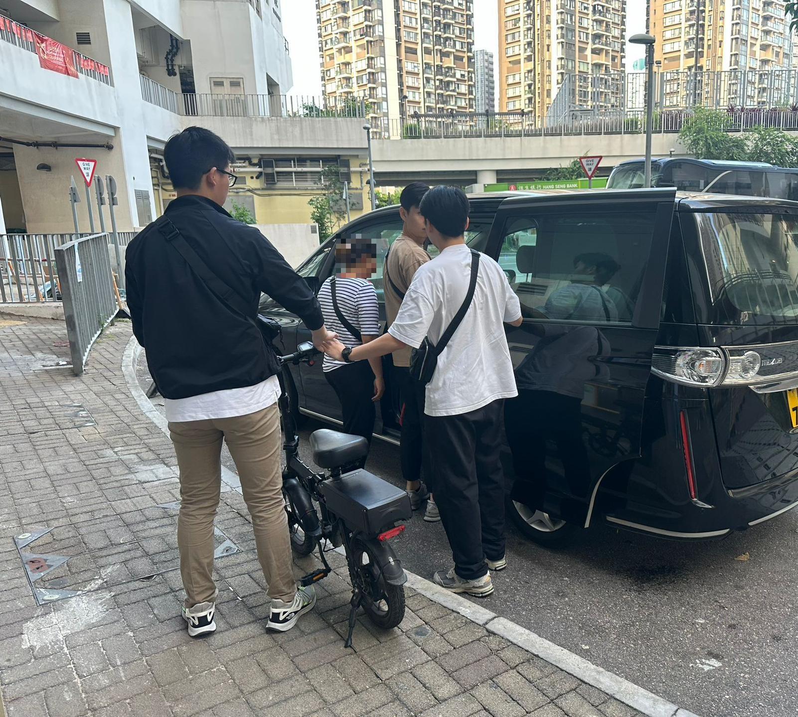 大嶼山警區交通日打擊非法電動單車。(警方圖片)