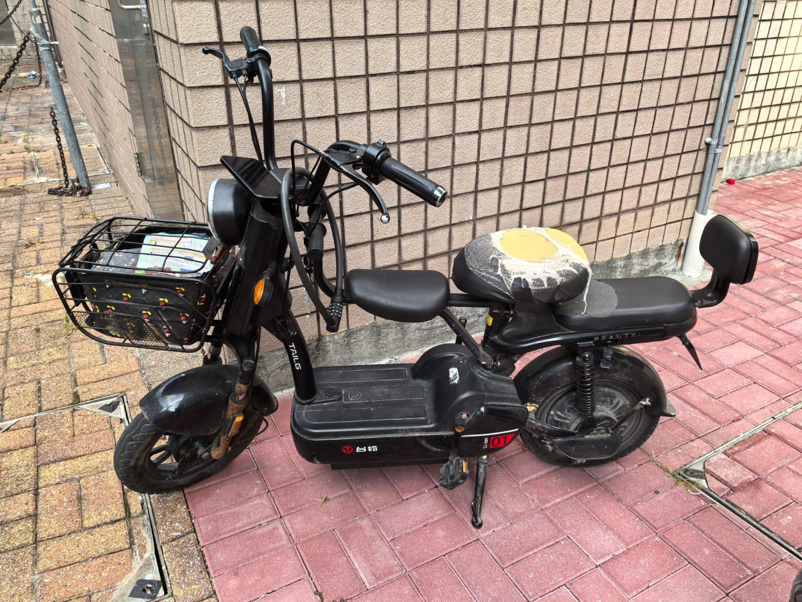 大嶼山警區交通日打擊非法電動單車。(警方圖片)