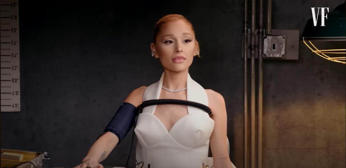 Ariana Grande的測謊提問全過關,洗脫整容污名。