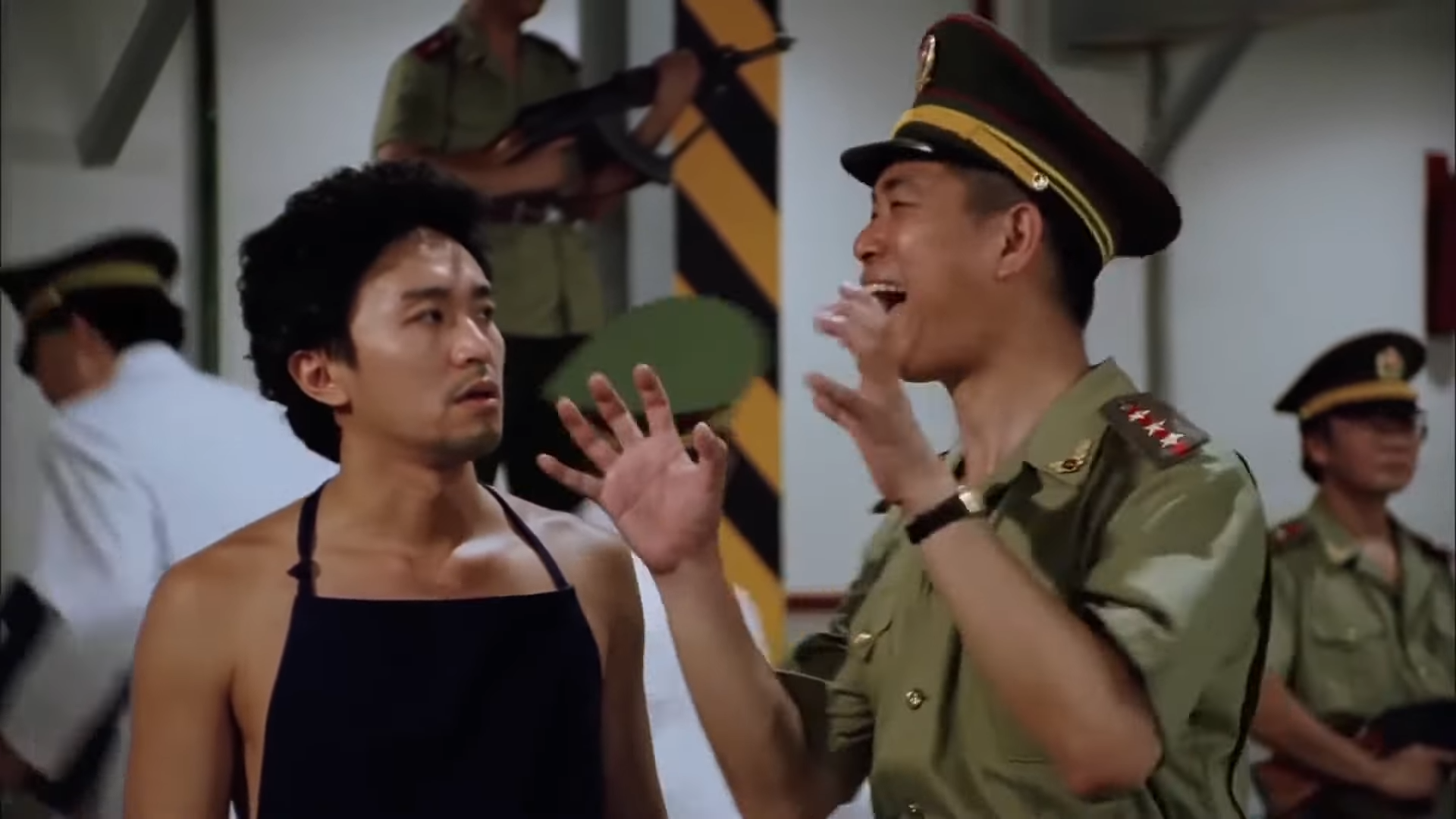 司令︰「係『哇~~~~』果條!」