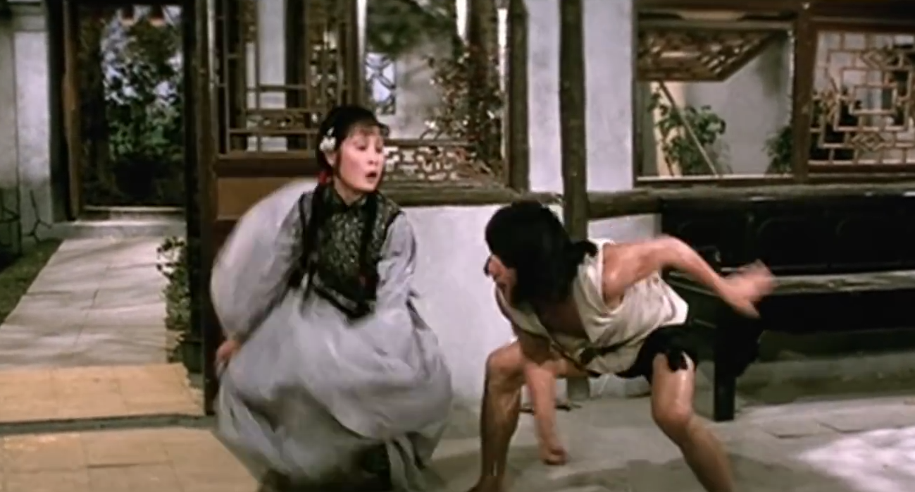 李麗麗曾在《師弟出馬》把成龍踢到飛起。