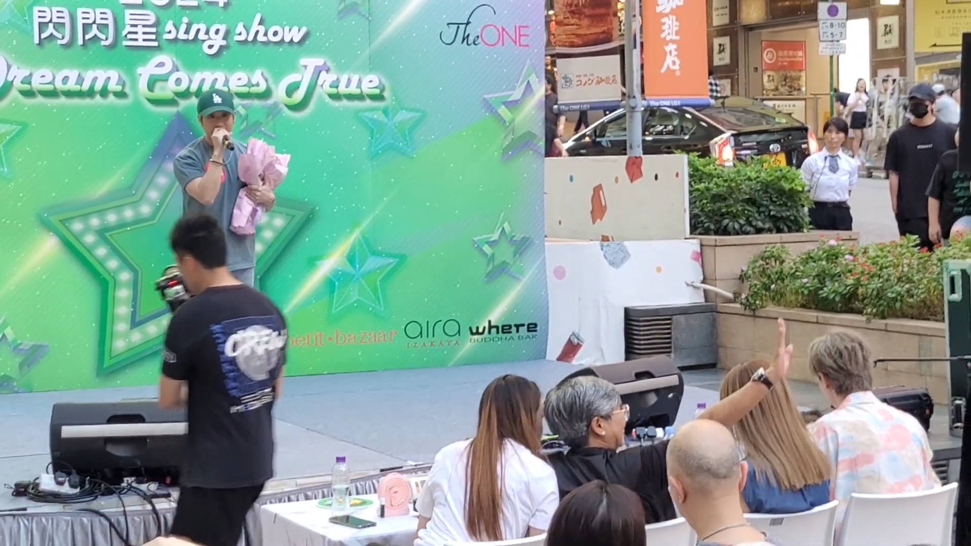 姜濤停低聽涂家堯唱《斷點》。