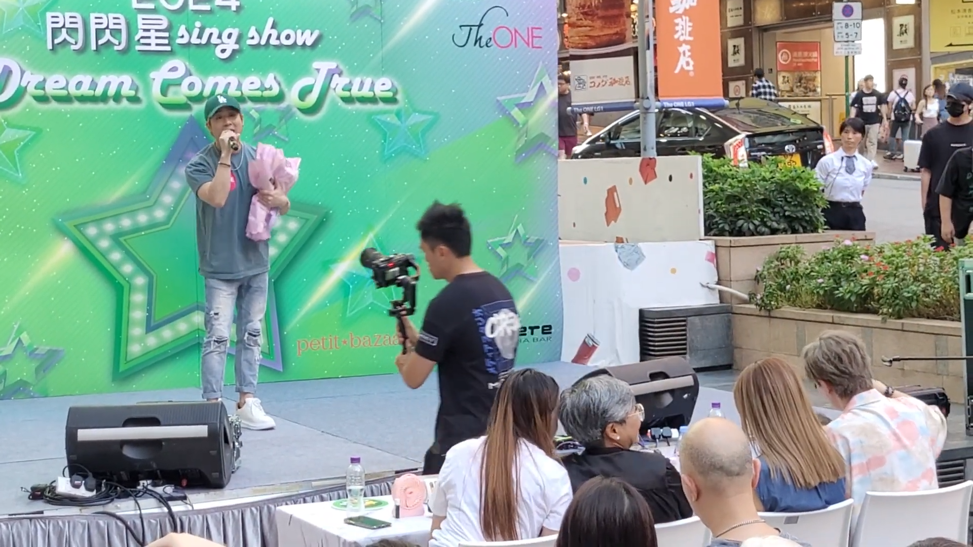 姜濤停低聽涂家堯唱《斷點》。