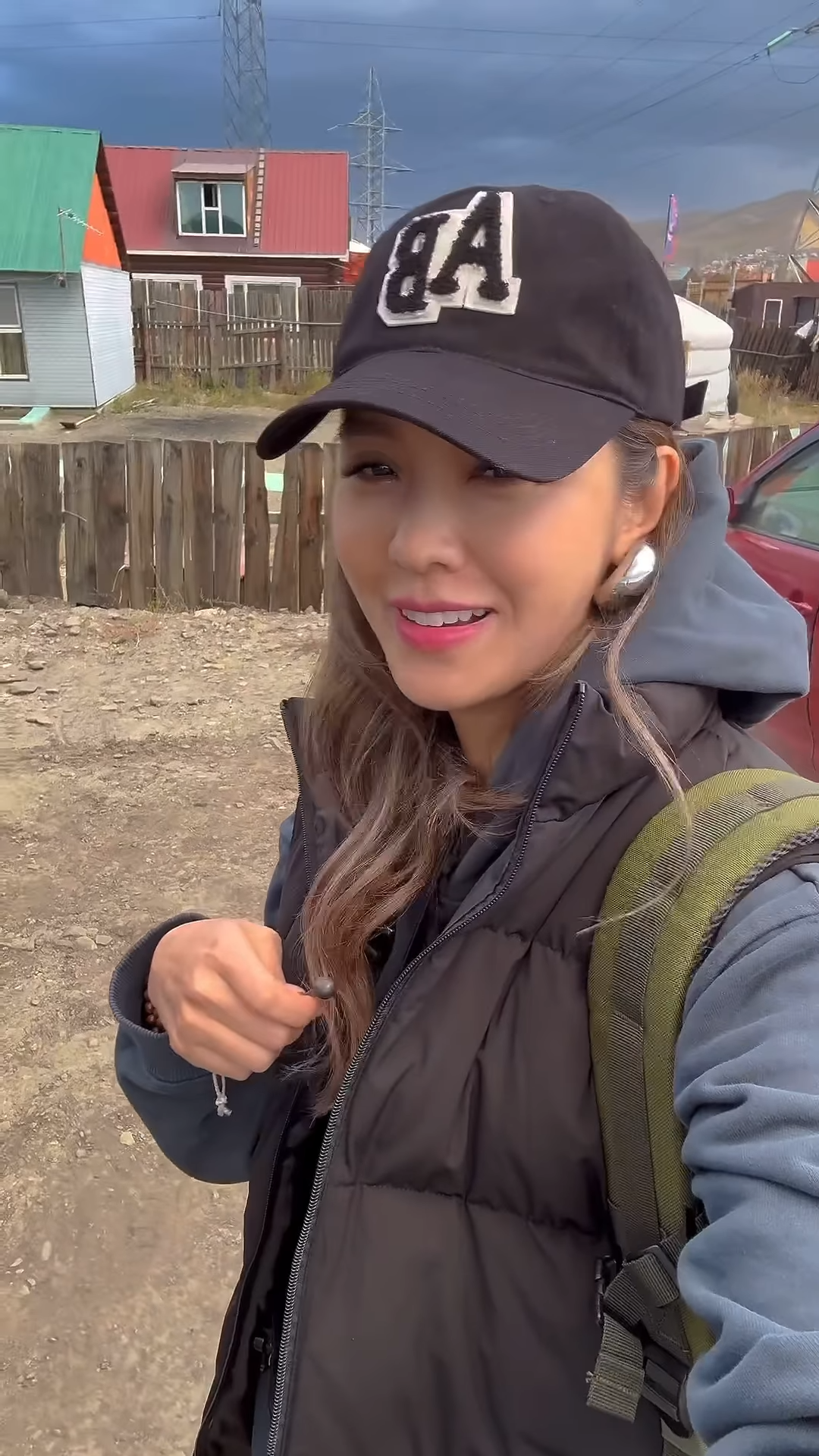 官恩娜獨遊蒙古拜訪巫師。