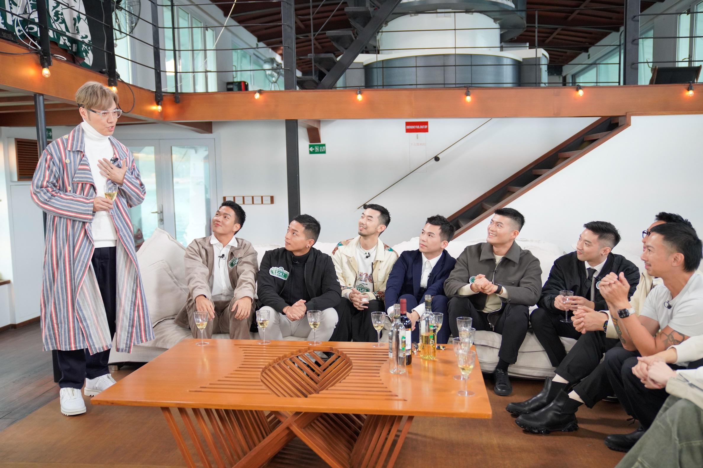 Vinci安排《Boyscation Too》10位參加者在船上首次會面。