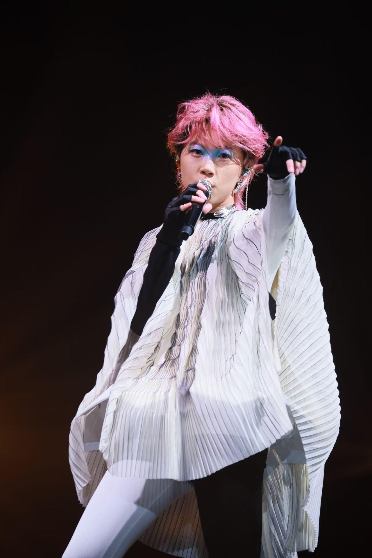 竇靖童首次舉行個人巡回演唱會《狀況外》。