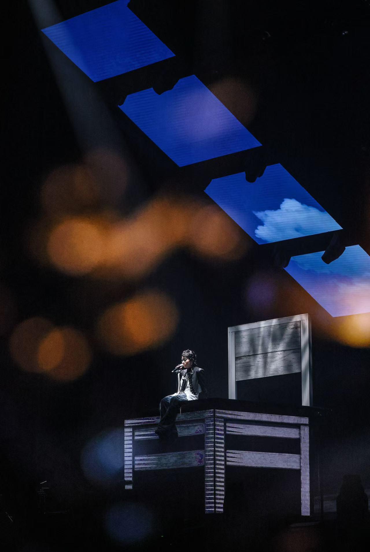 竇靖童首次舉行個人巡回演唱會《狀況外》。