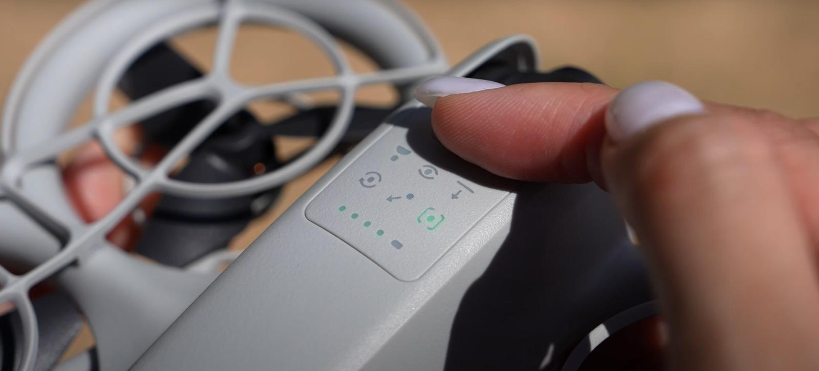 DJI NEO最大賣點是適合所有沒有經驗的新手操作。只需簡單步驟即可啟動。