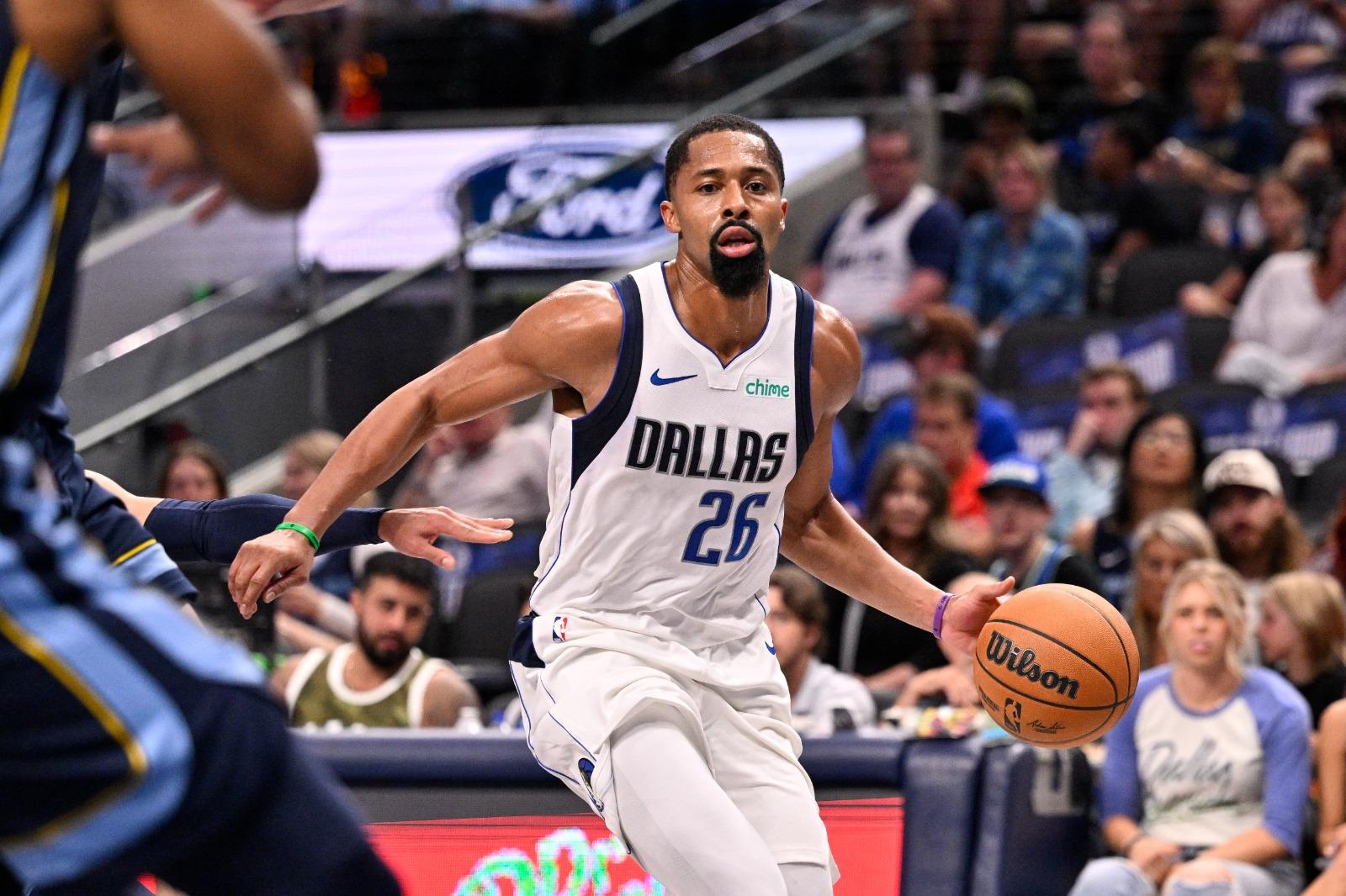 丁威迪(Spencer Dinwiddie)重返獨行俠,取代離隊的添夏達威。