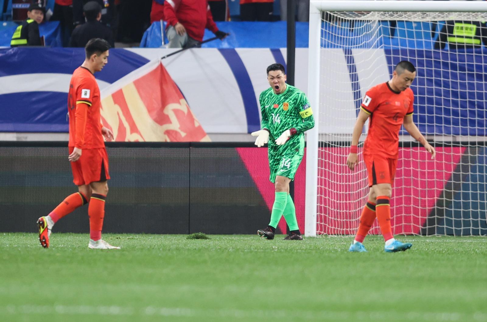 世界盃外圍賽|中國上半場拜合拉木及張玉寧先後入球,半場領前2︰0。(新華社)