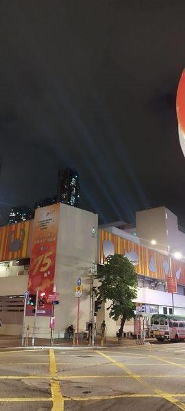 事實為沙咀道燈光表演綵排。(網上圖片)