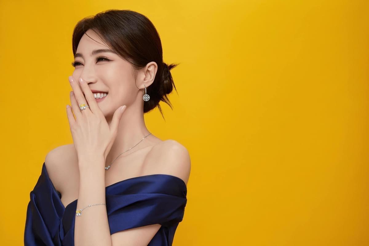 林夏薇力sell自家鑽石品牌Flourishan。