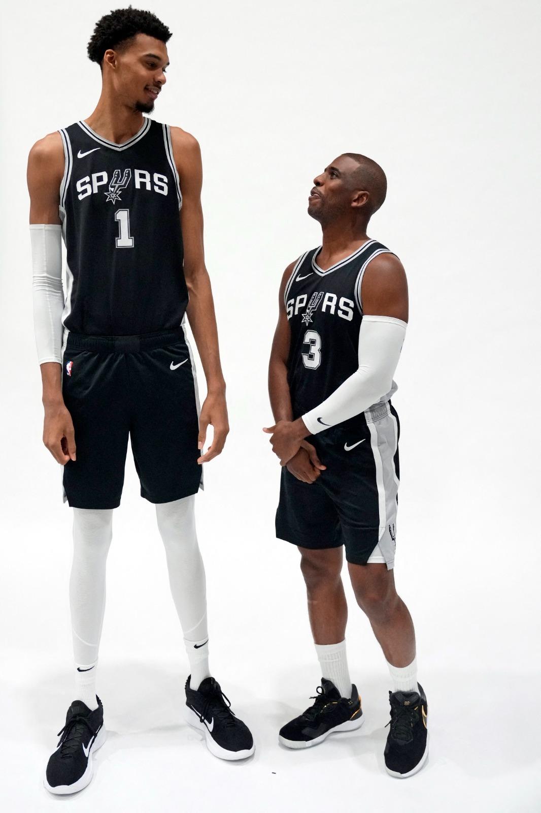 基斯保羅(Chris Paul)令馬刺組織力大增。