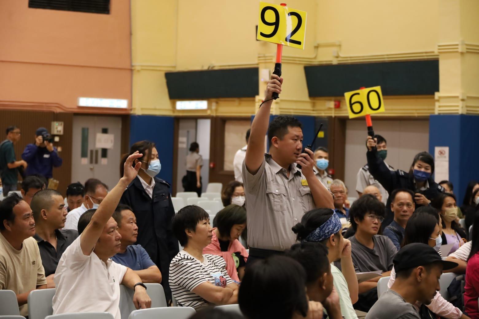 維園年宵攤位競投今開鑼 兩快餐攤位底價成交 最貴18.4萬(鍾式明攝)