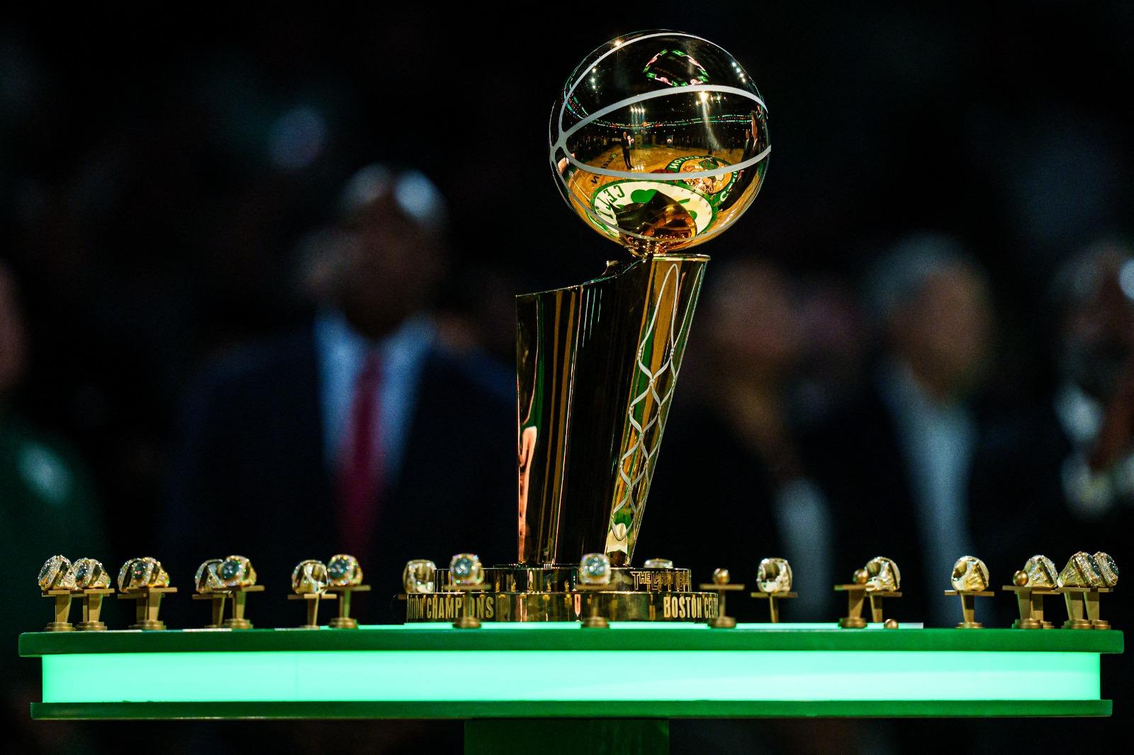 塞爾特人的NBA冠軍指環,用80顆白鑽鑲嵌而成的「champions」字樣。(美聯社)