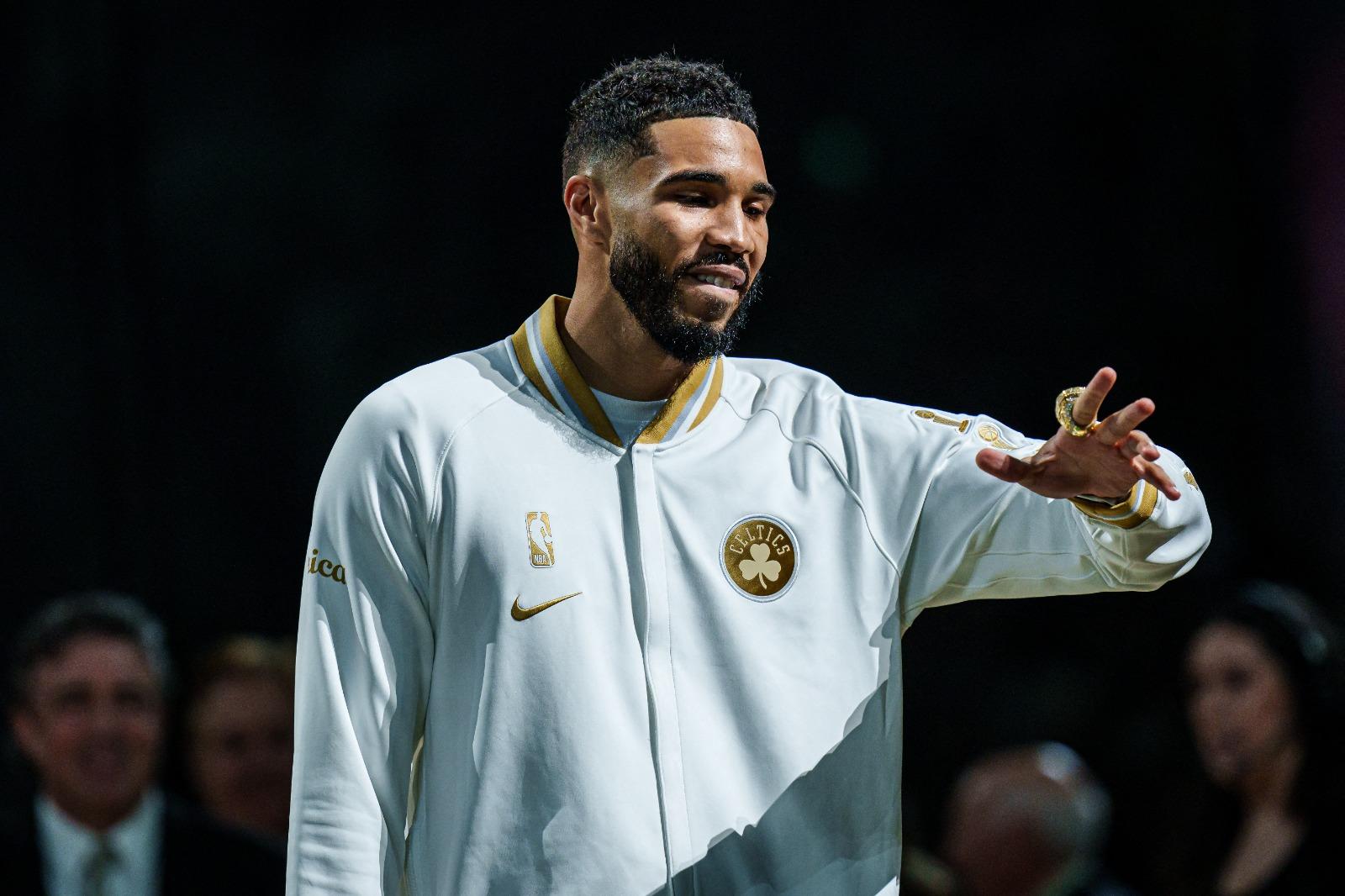 塞爾特人的達譚(Tatum)戴上NBA冠軍指環。(美聯社)