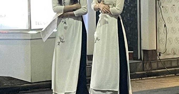 有關的酒吧安排店員穿上越南的民族服飾奧黛接待客人。(網上圖片)