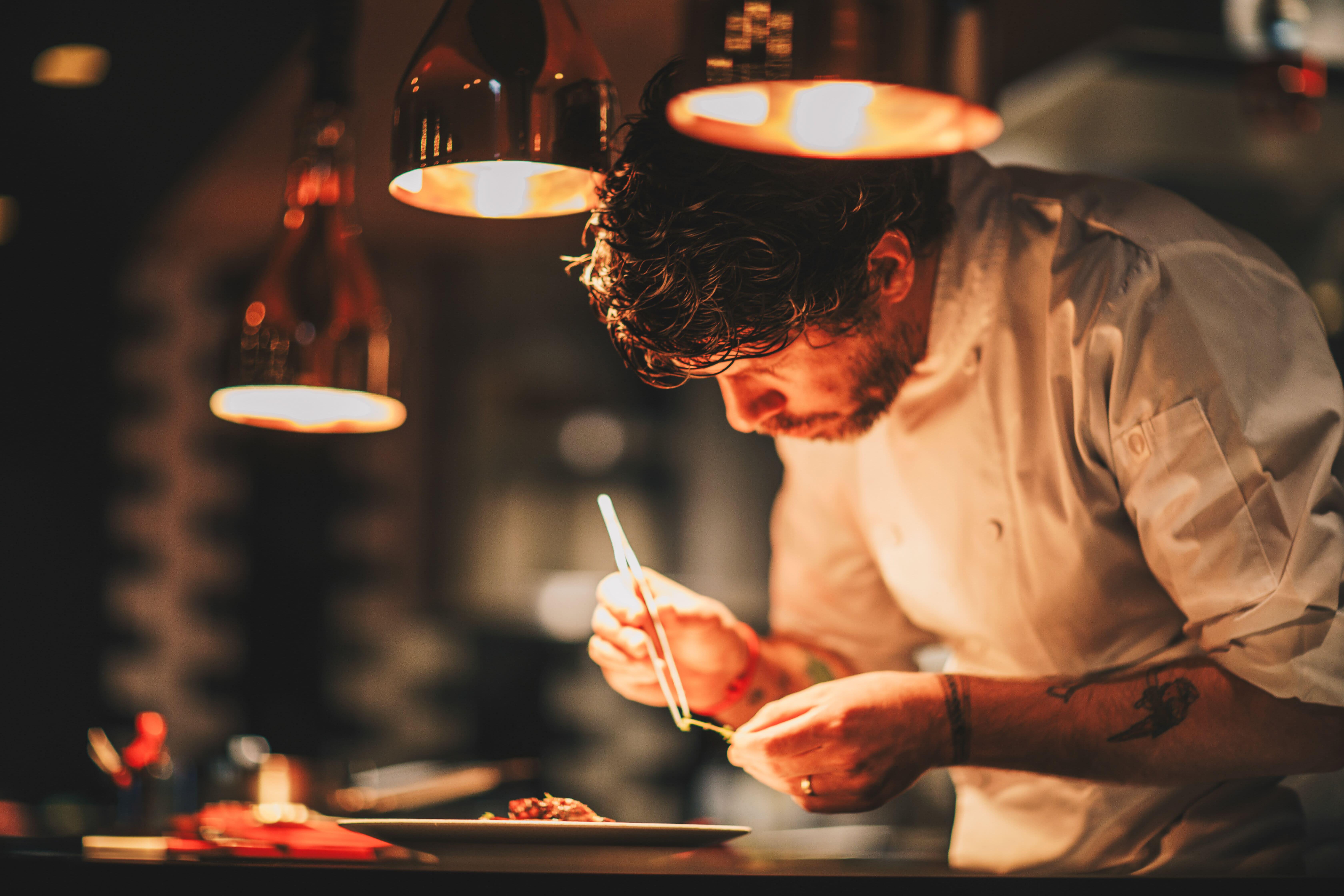 米芝蓮二星名廚Chef Paulo Airaudo親自設計「無限豪華盛宴菜單」。