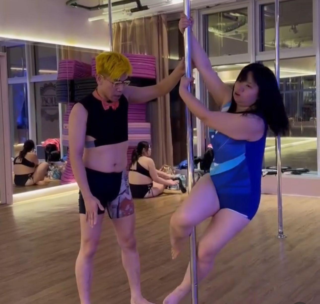 阿儀受好姊妹黃榕影響,對鋼管舞產生興趣。