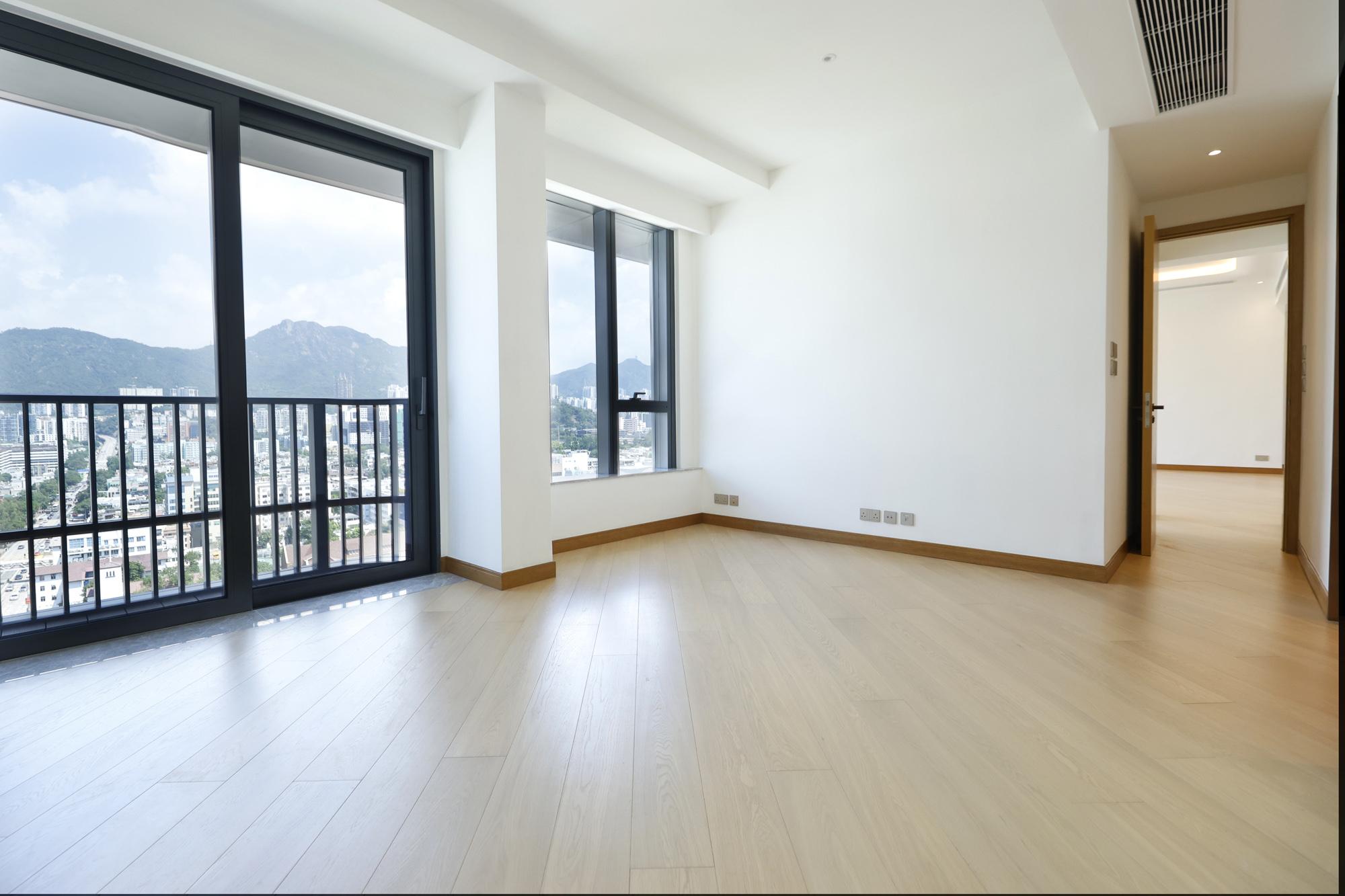 單位的主人睡房由G室改動而成,與客廳同向,景觀開揚。