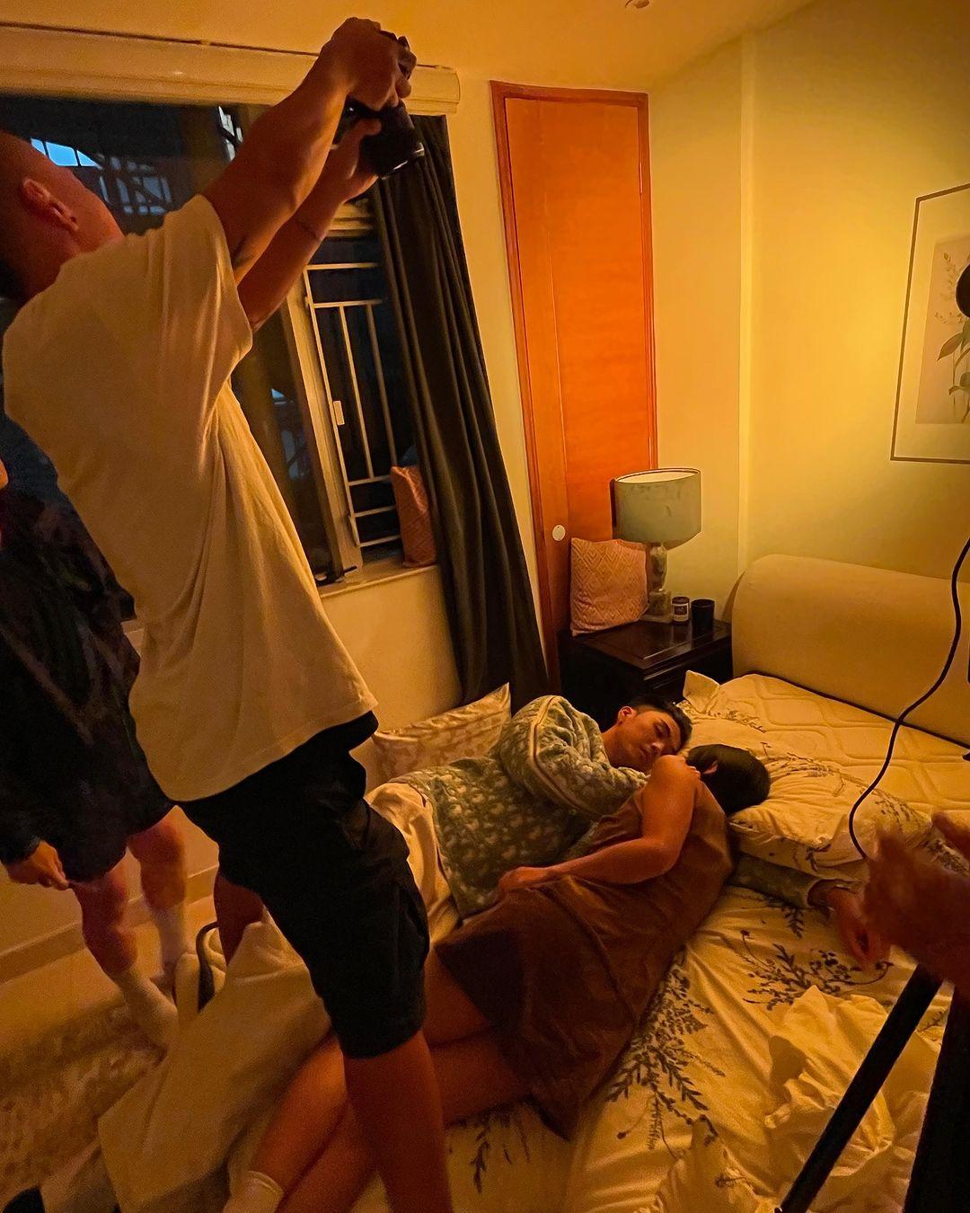 「床照」其實是來自其新歌《一劇之本》的MV。