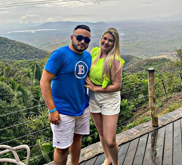 蒙特生前與丈夫合照。(互聯網)