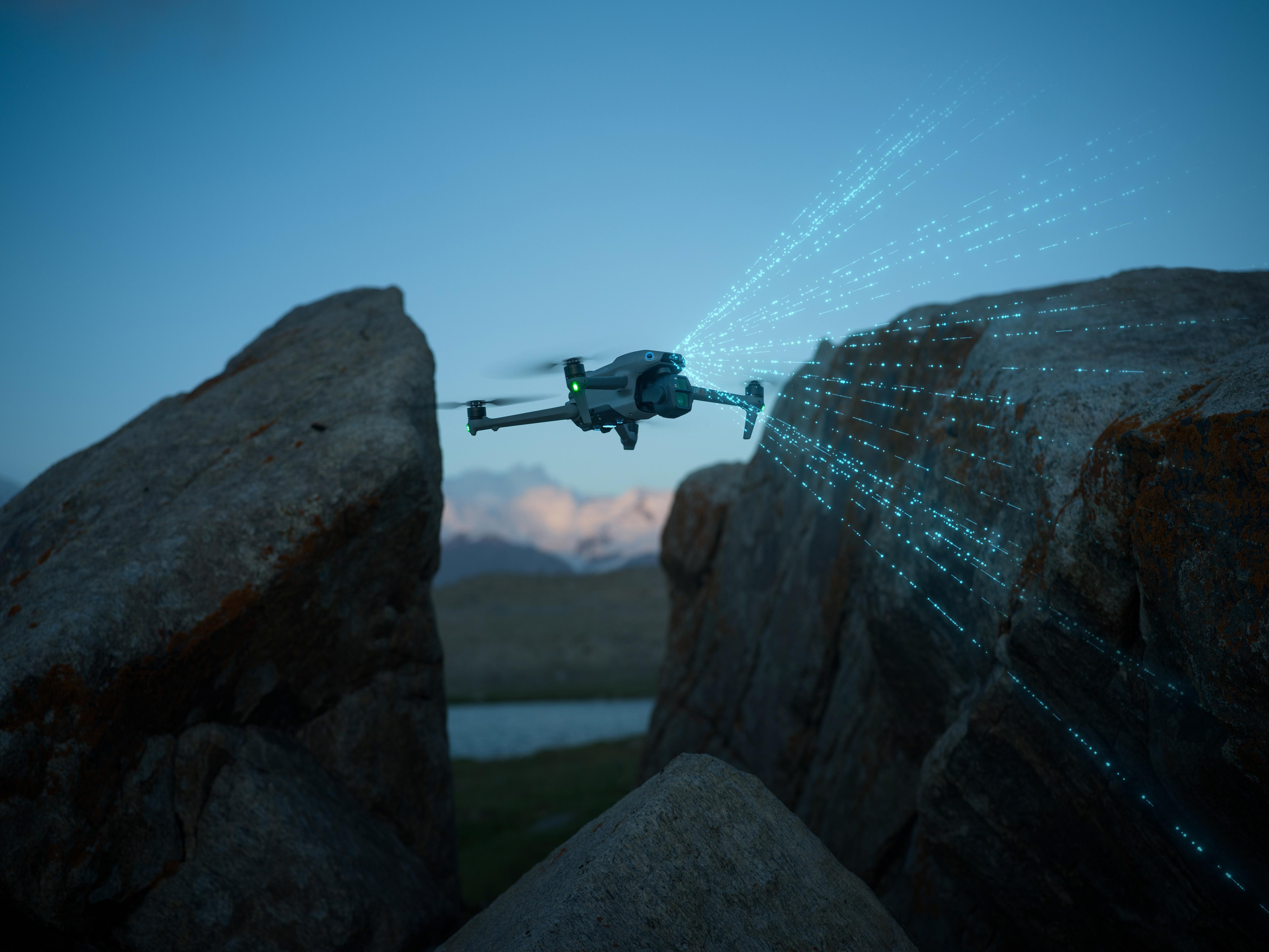 DJI Air 3S配備前向雷射雷達,避障能力更強。