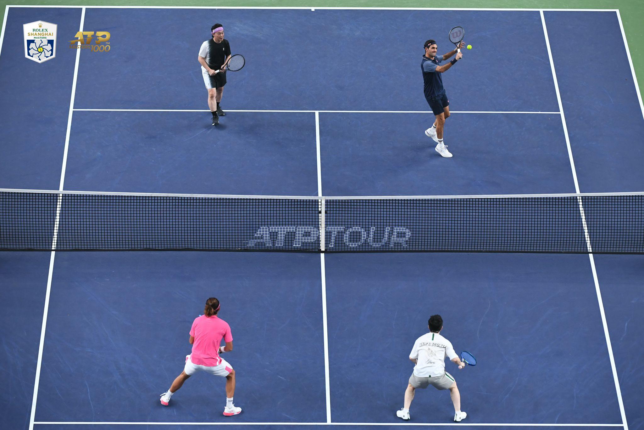 Eason昨日於上海參加大師賽,與偶像費達拿組隊。