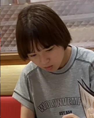 涉嫌率眾襲擊男友的八木原亞麻。(網上圖片)