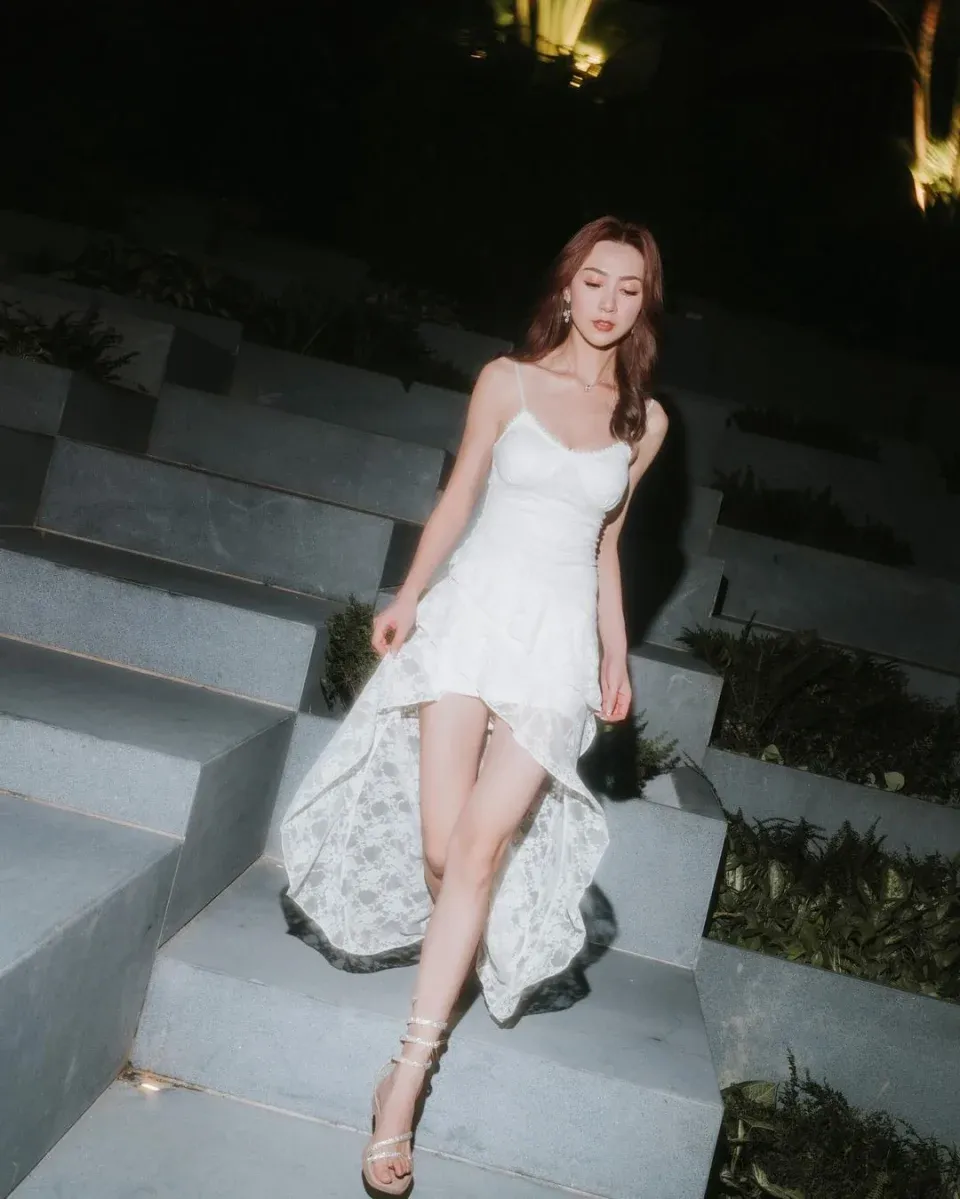 黃嘉雯分享唯美寫真大曬曲線身材及逆天長腿 網民大讚女神:要樣有樣 要腿有腿