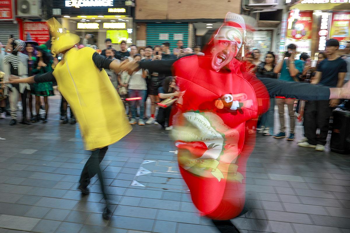 旅發局在銅鑼灣百德新街舉行「快閃」表演。