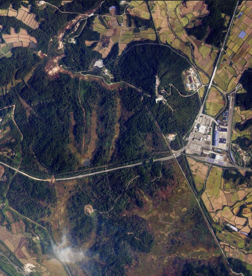 北韓炸毀連接南韓的京義線、東海線部分路段和鐵路後拍到的衛星圖片。(資料圖片)